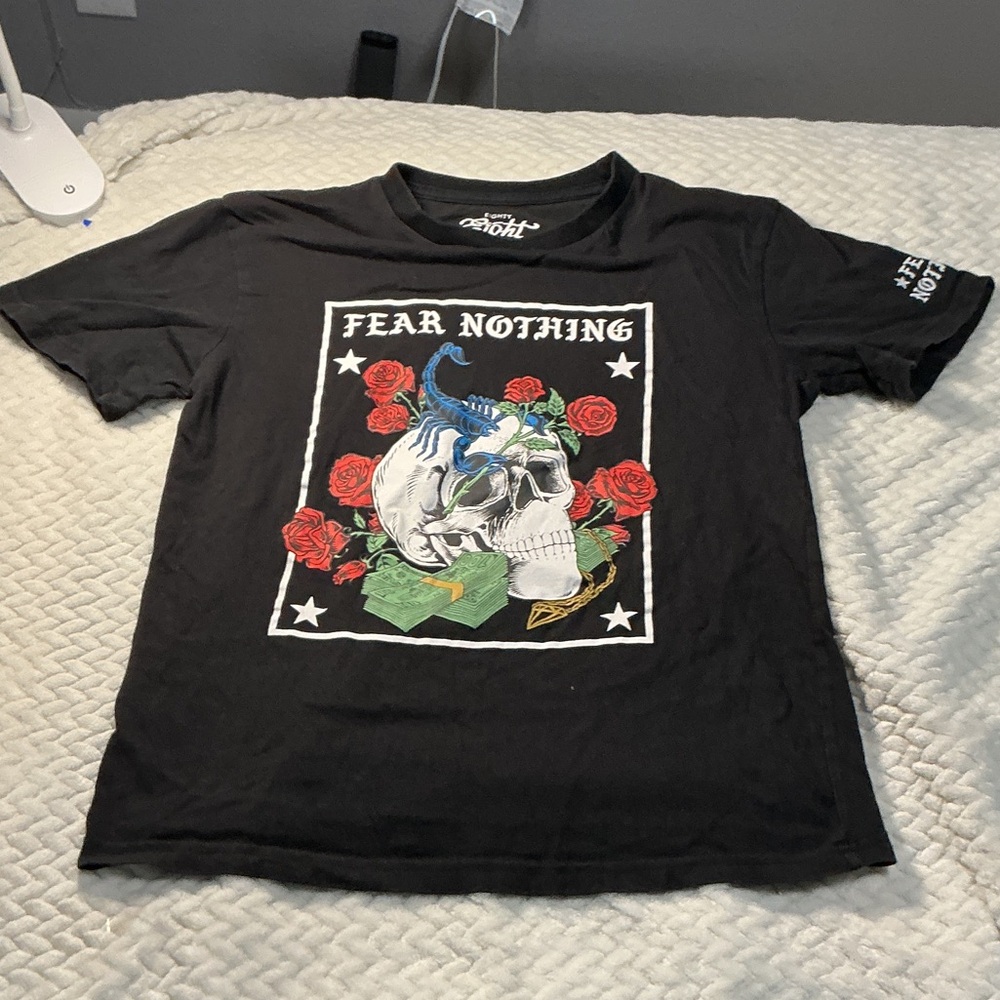 Eighty Eight Black 'Fear Nothing' Skull & Roses Graphic Tee Sz 14. 0823